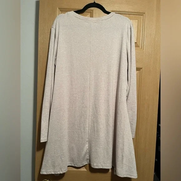 Cream Colored Lace Hem Tunic - Picture 9 of 9